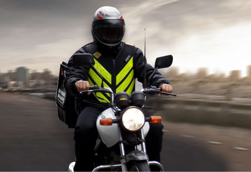 Empregador é condenado a indenizar motoboy que