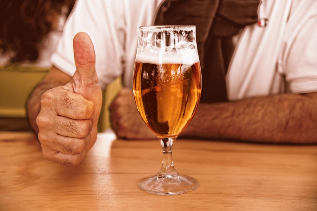 Justiça determina reintegração de trabalhador que sofre de alcoolismo e depressão