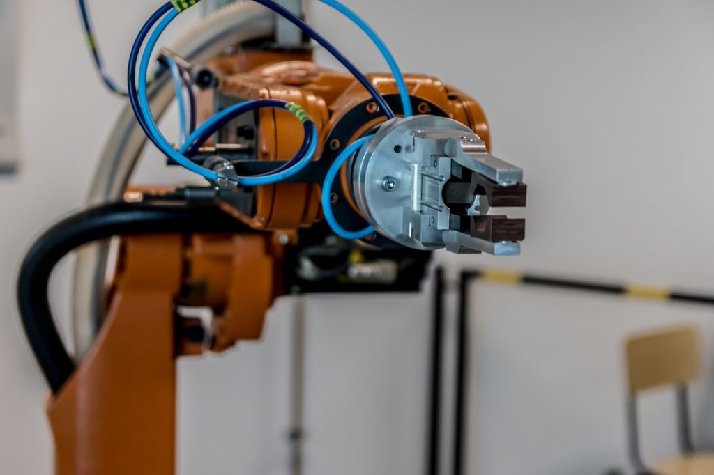 Empregado de empresa de automação será